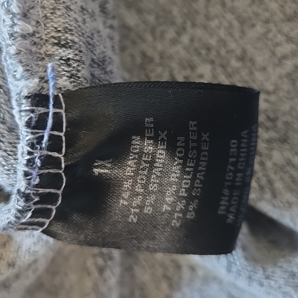 Color Tree Heathered Gray Sweater w Tortishell Side Buttons & Ribbed Detail Plus - Picture 5 of 5